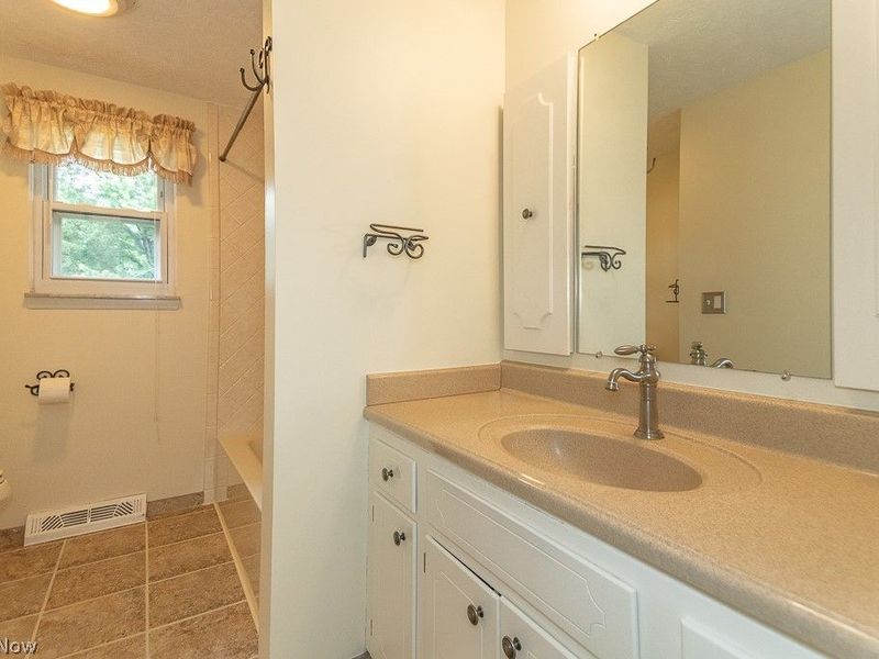 7735 Ohio Street, Mentor, OH 44060 Photo 16