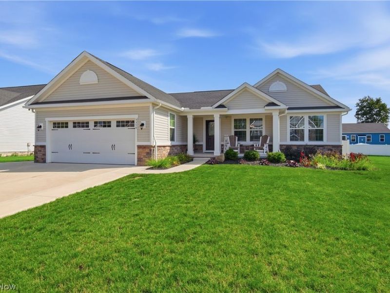3354 Stoneleigh Road NE, Canton, OH 44721 Photo 2