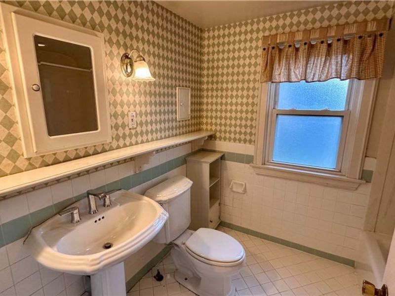 3582 Meadowbrook Boulevard , University Heights, OH 44118 Photo 22