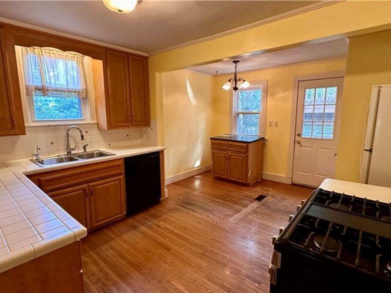 3582 Meadowbrook Boulevard , University Heights, OH 44118 Photo 9