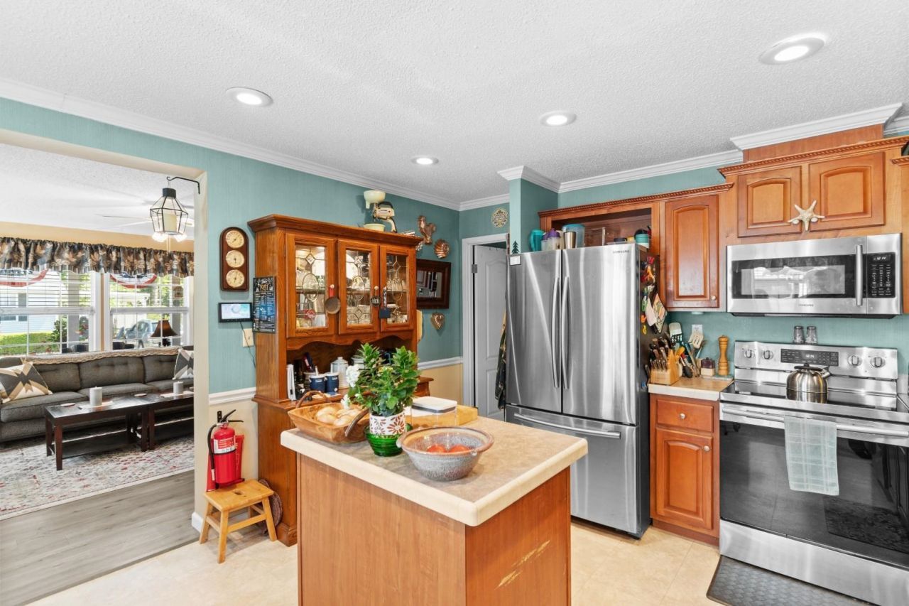1649 Perry Circle  Photo 4