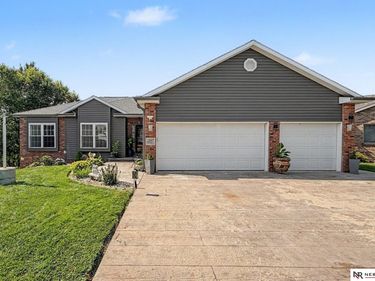 2557 SW Soukup Circle, Lincoln, NE 68522