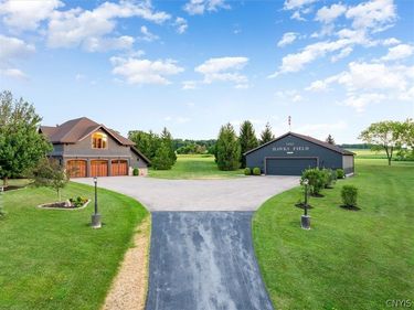 8944 Tibbitts Road , New Hartford, NY 13413