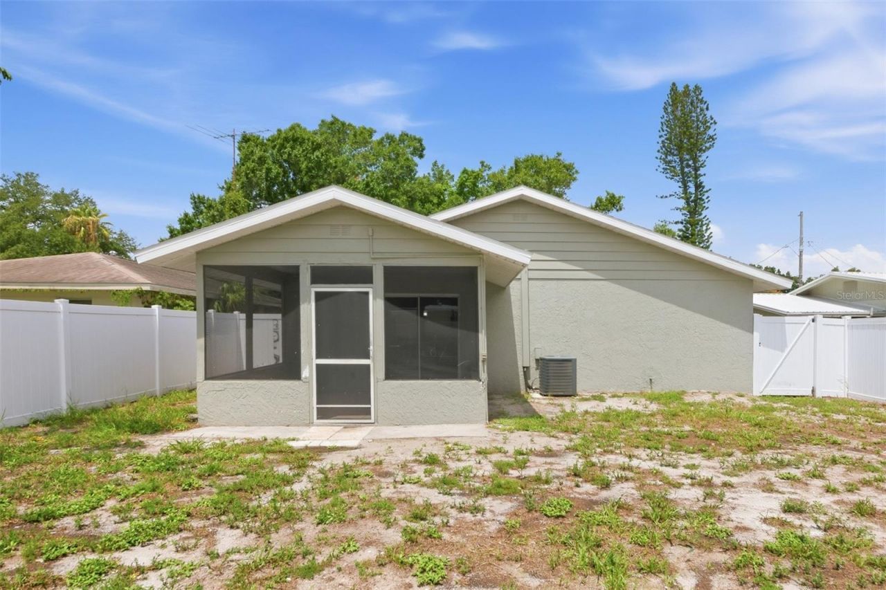 1215 39th Street W, Bradenton, FL 34205 Photo