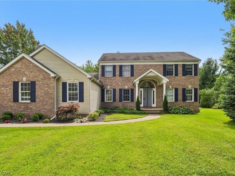 11335 Woodie Glen Drive , Chardon, OH 44024 Photo 2