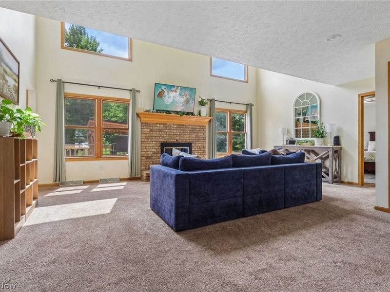 11335 Woodie Glen Drive , Chardon, OH 44024 Photo 3