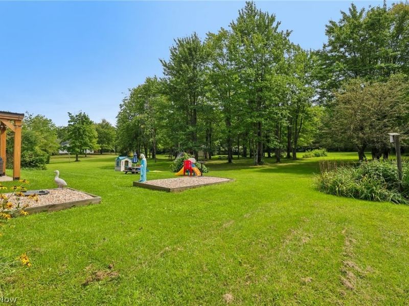 11335 Woodie Glen Drive , Chardon, OH 44024 Photo 36