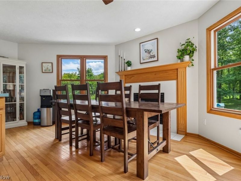 11335 Woodie Glen Drive , Chardon, OH 44024 Photo 6