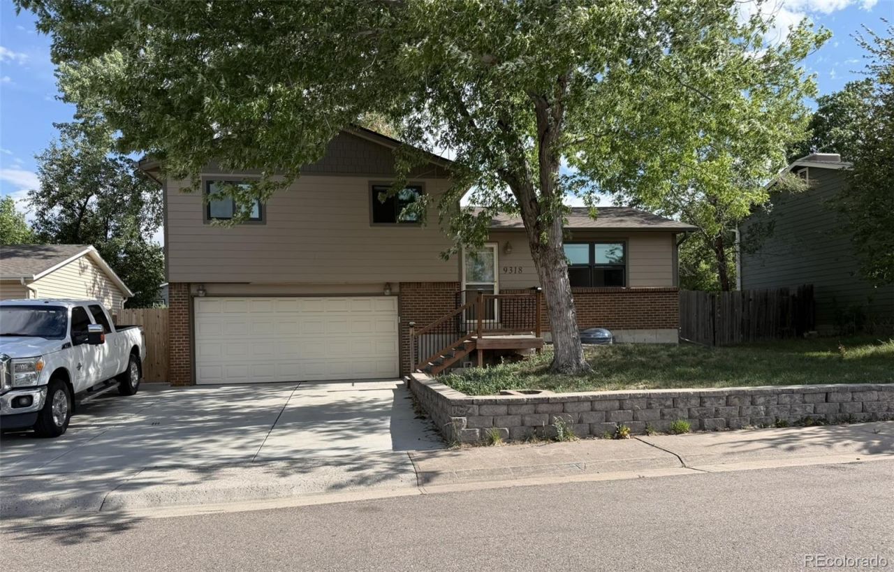 9318 W Lake Drive, Littleton, CO 80123 Main Photo