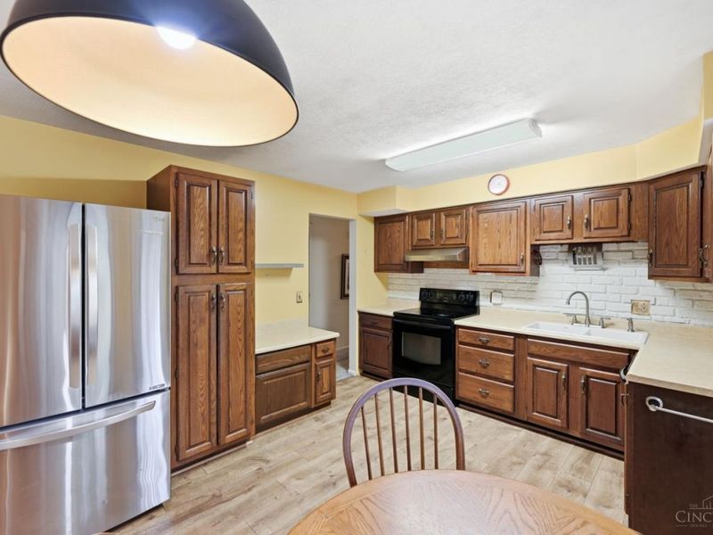 9396 Ranchill Drive, Springfield Township, OH 45231 Photo 10