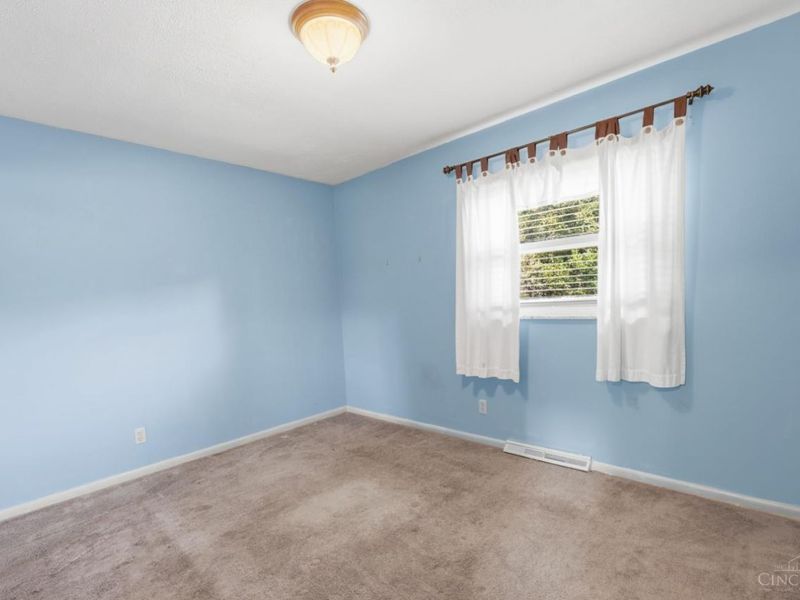 9396 Ranchill Drive, Springfield Township, OH 45231 Photo 12