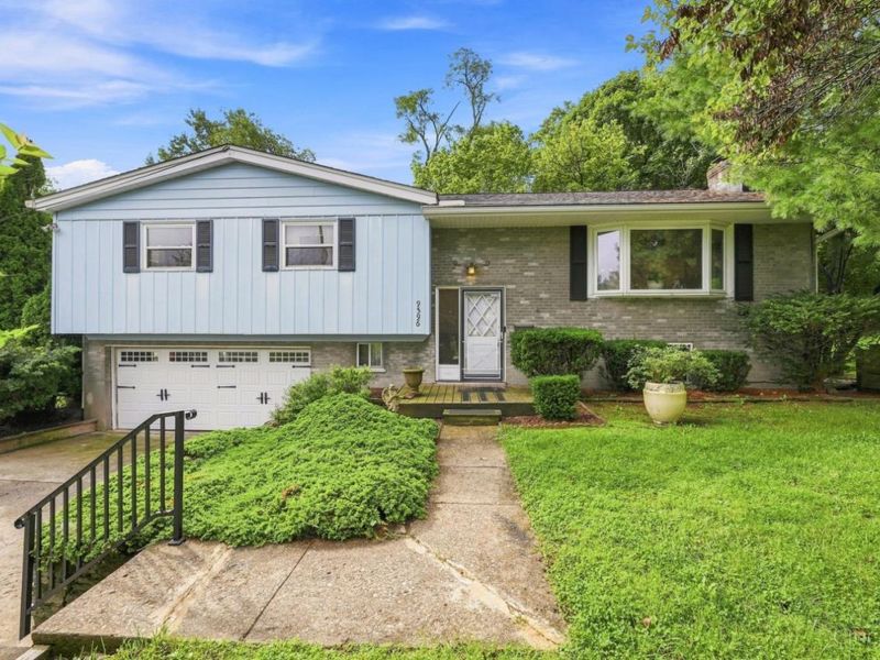9396 Ranchill Drive, Springfield Township, OH 45231 Photo 2