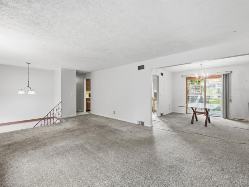 9396 Ranchill Drive, Springfield Township, OH 45231 Photo 6