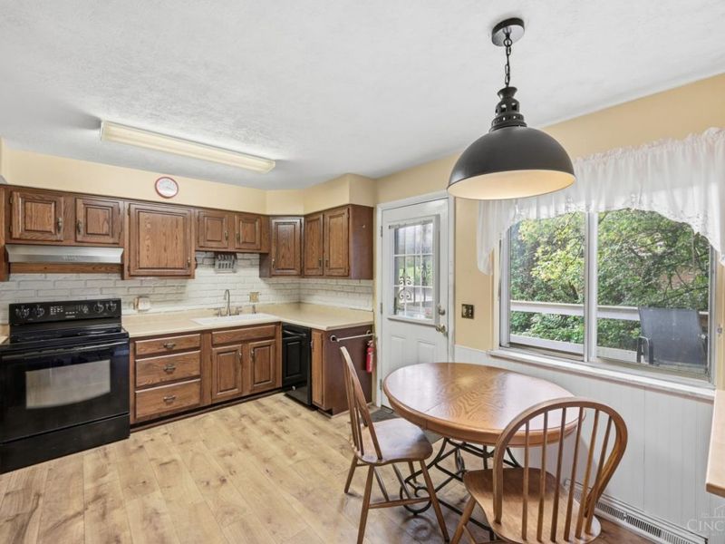 9396 Ranchill Drive, Springfield Township, OH 45231 Photo 9