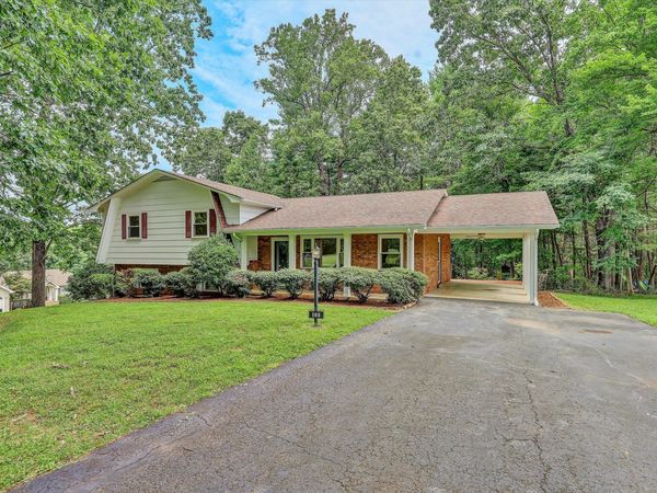 120 Forest Hill LN, Rocky Mount, VA 24151