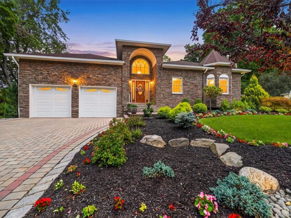 13 Spruce Lane, West Nyack, NY 10994