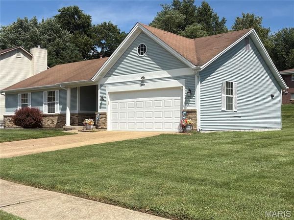 9934 Colonnade Meadows Drive, St Louis, MO 63137