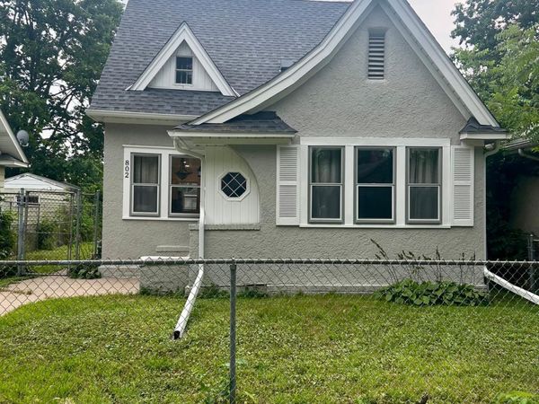 802 Fuller Avenue , Saint Paul, MN 55104