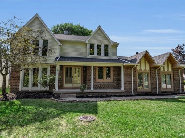 2 Greencastle Lane, Buffalo, NY 14221