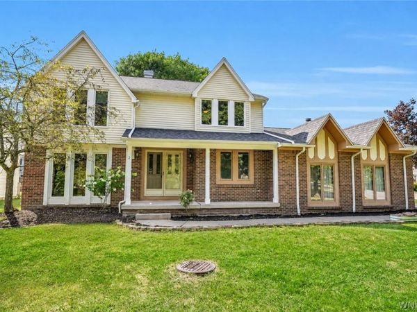 2 Greencastle Lane, Buffalo, NY 14221