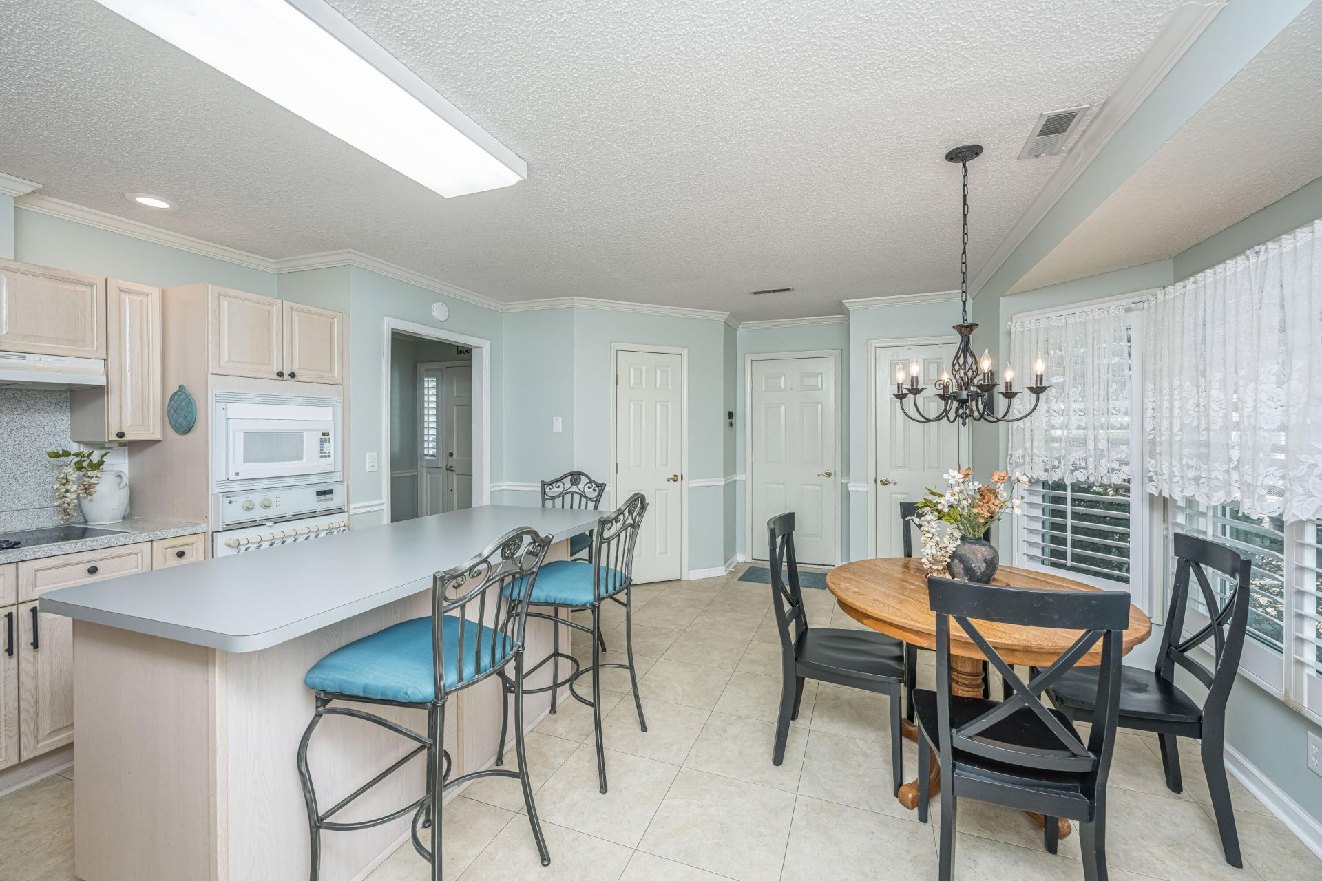 9090 Hadley Court Photo 21