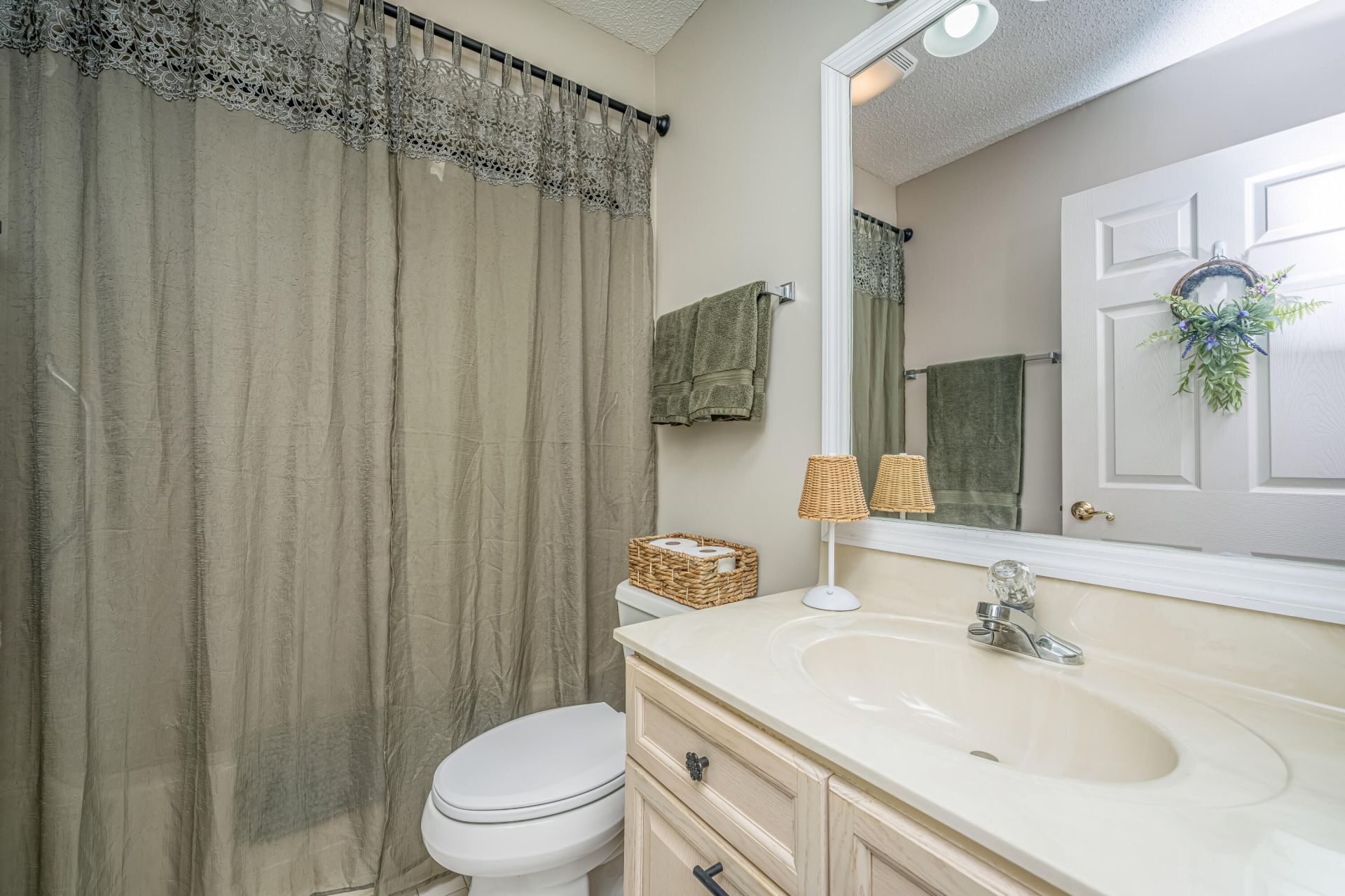 9090 Hadley Court Photo 28