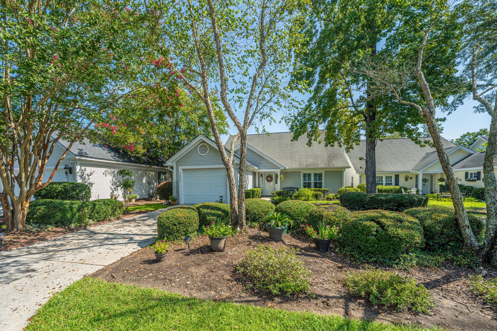 9090 Hadley Court Photo 4