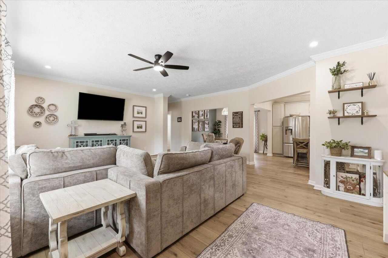 3912 Chisolm Road Photo 10