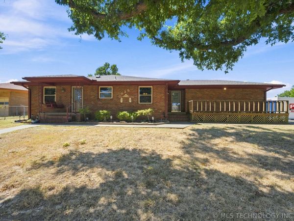 325 Hillside Drive, Bartlesville, OK 74006
