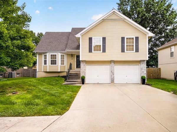 500 SE Alger Drive, Blue Springs, MO 64014