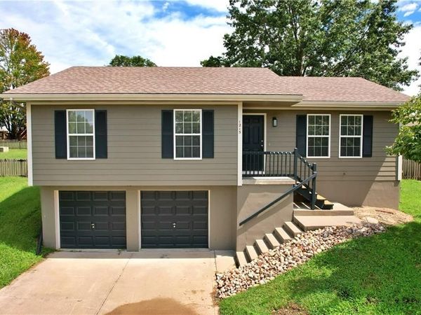 1215 Susan Street, Kearney, MO 64060