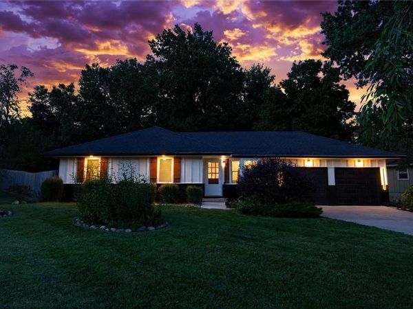 2 E 127th Terrace, Kansas City, MO 64145