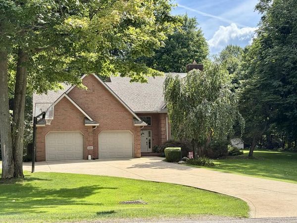 2034 Satinwood Drive, Mansfield, OH 44903