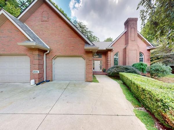2034 2034 Satinwood Drive, Mansfield, OH 44903