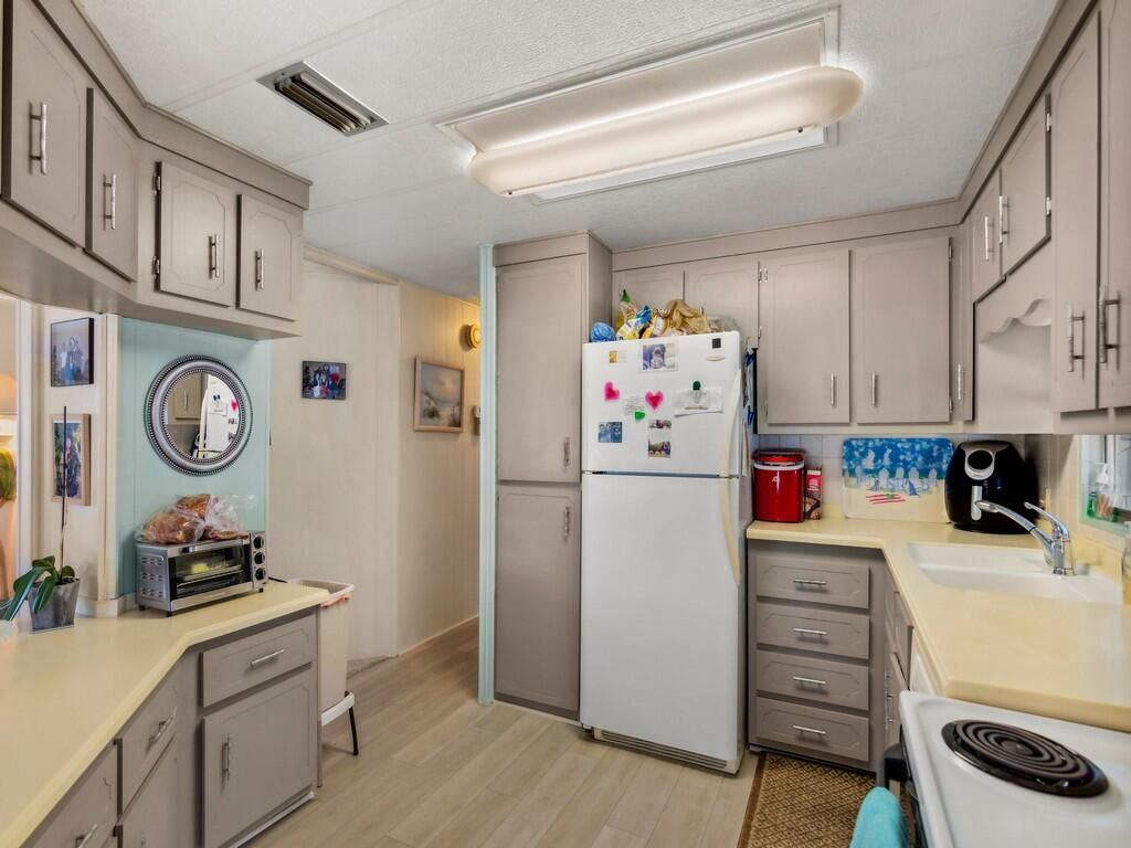 293 NE Moonstone Drive, Jensen Beach, FL 34957 Photo