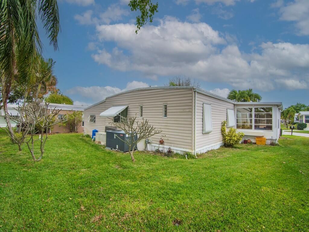 293 NE Moonstone Drive, Jensen Beach, FL 34957 Photo