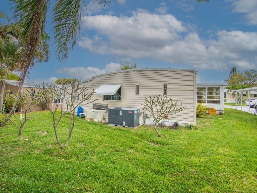 293 NE Moonstone Drive, Jensen Beach, FL 34957 Photo