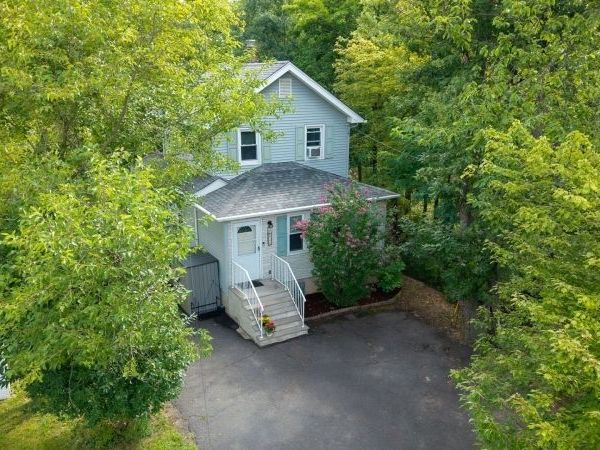 926 N Washington Ave, Green Brook, NJ 08812