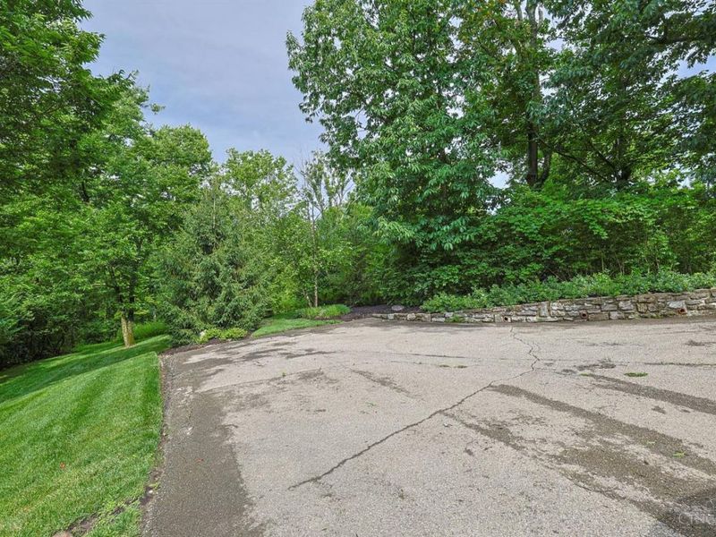 211 Hilltop Lane, Wyoming, OH 45215 Photo 44