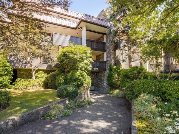 1120 Fairfield Rd, Unit #203, Victoria, BC V8V 3A7