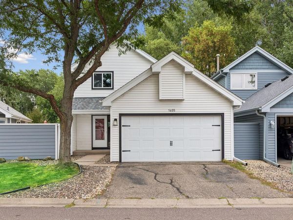 1405 Granada Trail N, Oakdale, MN 55128