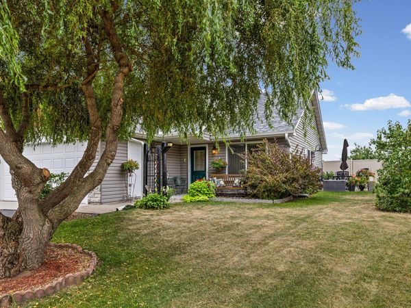 53 Meadowlark Lane, Hudson, WI 54016