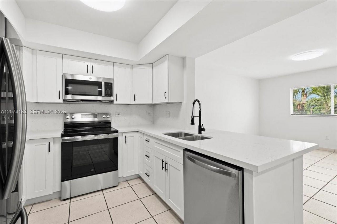 3610 N 56th Ave , Unit 219, Hollywood, FL 33021 Photo