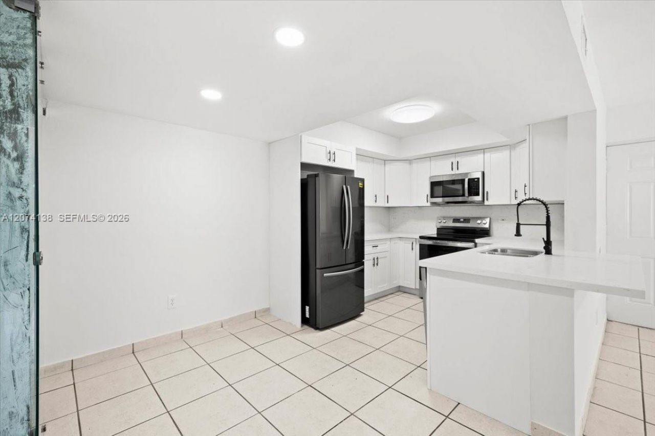 3610 N 56th Ave , Unit 219, Hollywood, FL 33021 Photo