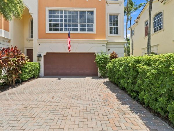 5570 NE TRIESTE Way, Boca Raton, FL 33487