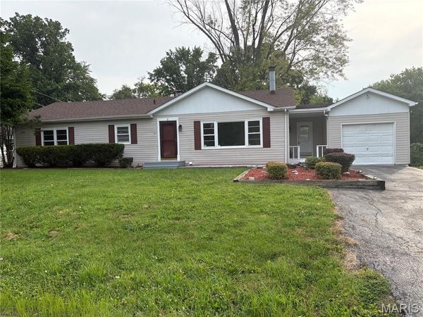 2 Junior Drive , Belleville, IL 62223