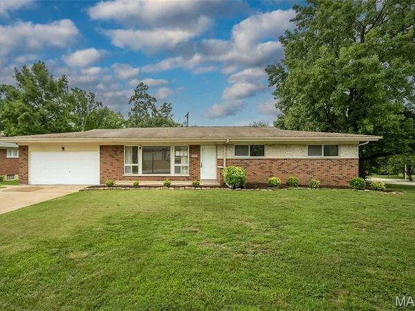 9136 Pardee Spur, St Louis, MO 63126
