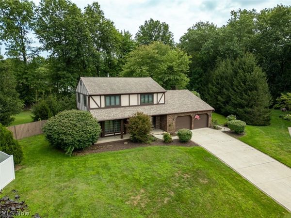124 Saddle Ridge Circle SE, Warren, OH 44484