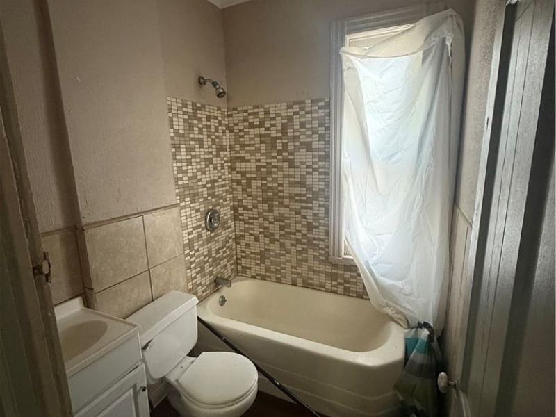 6700 Hosmer Avenue, Cleveland, OH 44105 Photo 8