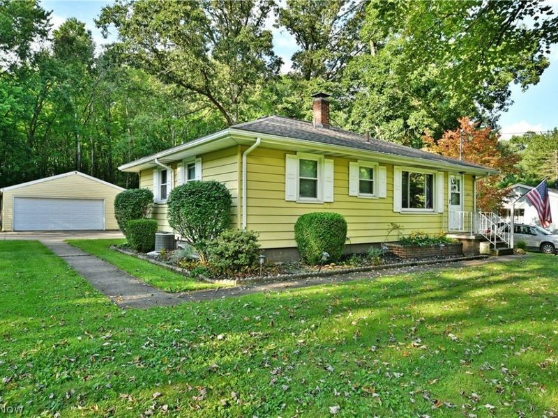 3557 Valacamp Avenue SE, Warren, OH 44484 Photo 1